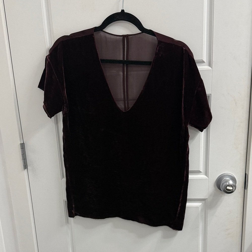 Aritzia Babaton‎ Velvet V-Neck Top Deep Burgundy Silk Blend Size XS
